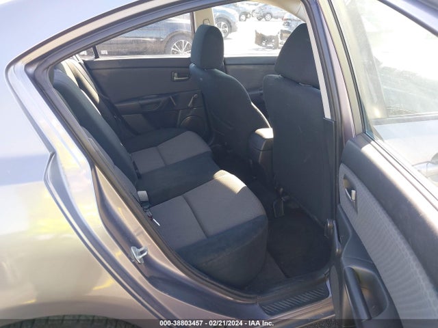 2006 MAZDA MAZDA3 I VIN: JM1BK12F461430496