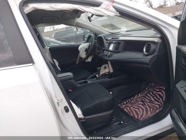 Toyota RAV4 LE 2018 2T3ZFREV4JW510265 Image 5