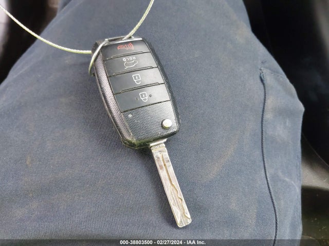 KIA SOUL + 2016 KNDJP3A51G7334633 Image 11