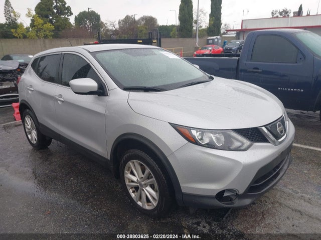Nissan Rogue Sport S 2018 JN1BJ1CP8JW194718 main image