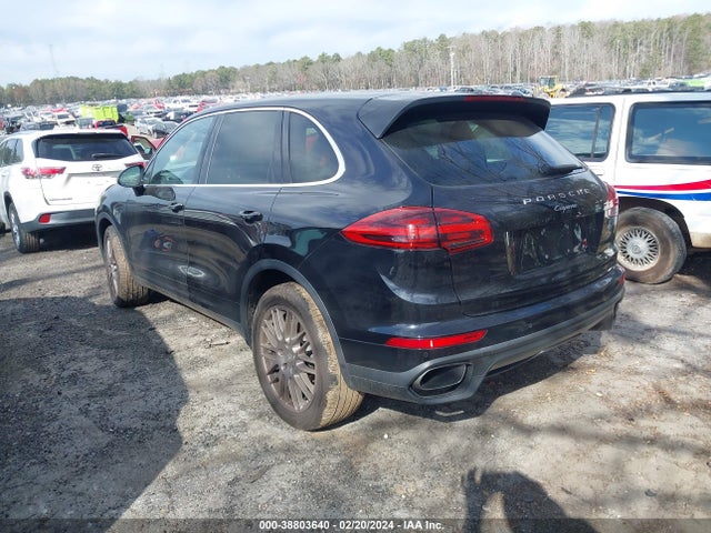 2016 PORSCHE CAYENNE WP1AA2A26GLA04607 Photo 2