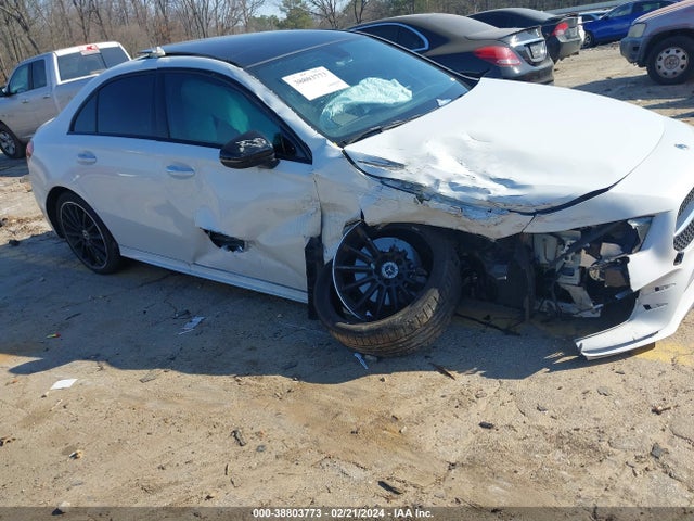 W1K3G4EB6NJ366420 Mercedes-Benz A 220