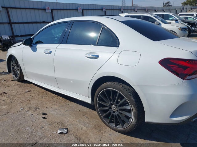 W1K3G4EB6NJ366420 Mercedes-Benz A 220