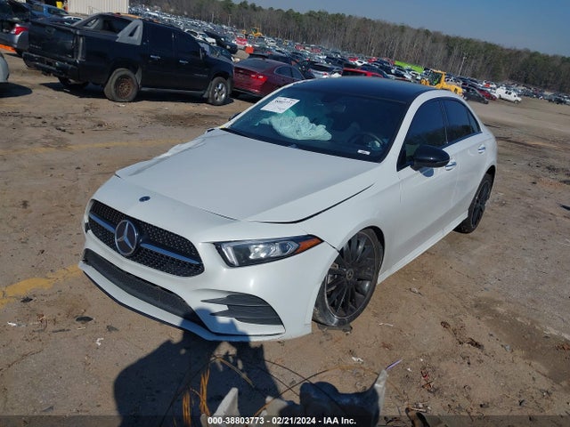 W1K3G4EB6NJ366420 Mercedes-Benz A 220