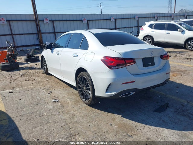 W1K3G4EB6NJ366420 Mercedes-Benz A 220