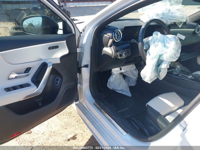 W1K3G4EB6NJ366420 Mercedes-Benz A 220