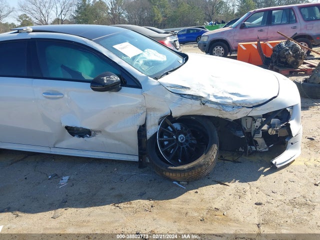 W1K3G4EB6NJ366420 Mercedes-Benz A 220