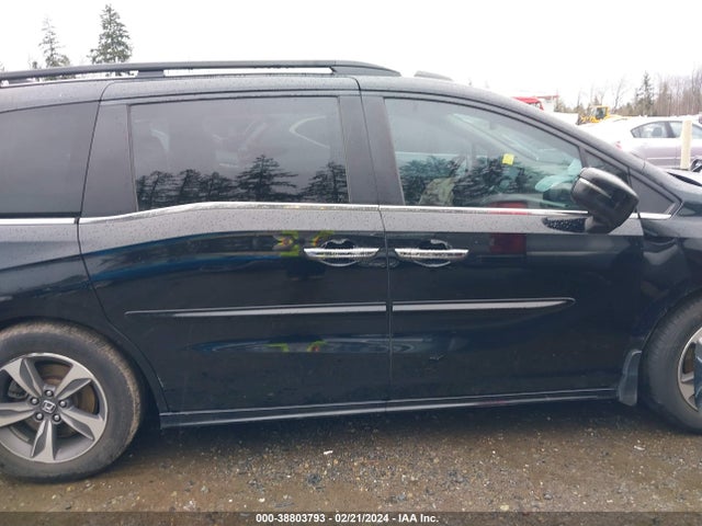 Honda Odyssey Touring 2018 5FNRL6H86JB068429 Image 13