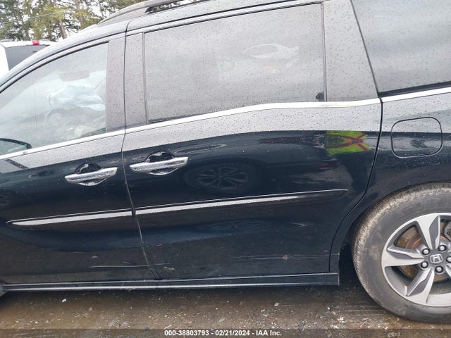 Honda Odyssey Touring 2018 5FNRL6H86JB068429 Image 14