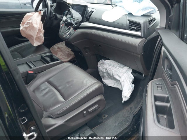 Honda Odyssey Touring 2018 5FNRL6H86JB068429 Image 5