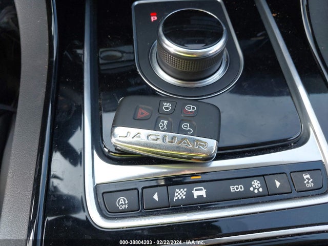 2018 JAGUAR XE SAJAD4FXXJCP22470 Photo 10
