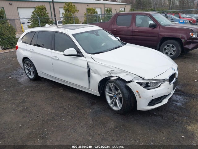 BMW 330i Xdrive 2018 WBA8K3C58JA024092 Image 1