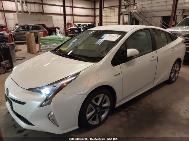 Toyota Prius Four Touring 2016 JTDKARFU6G3008875 Image 2