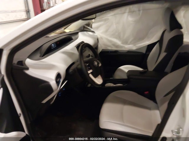 Toyota Prius Four Touring 2016 JTDKARFU6G3008875 Image 5