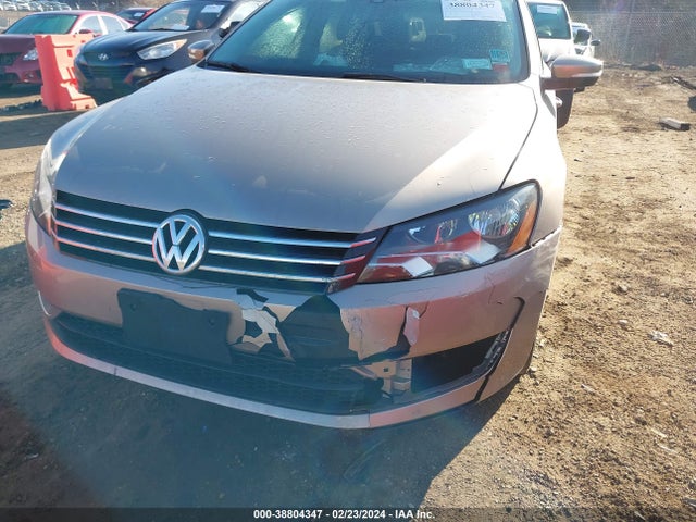 1VWAT7A32FC039366 Volkswagen Passat 1.8t S