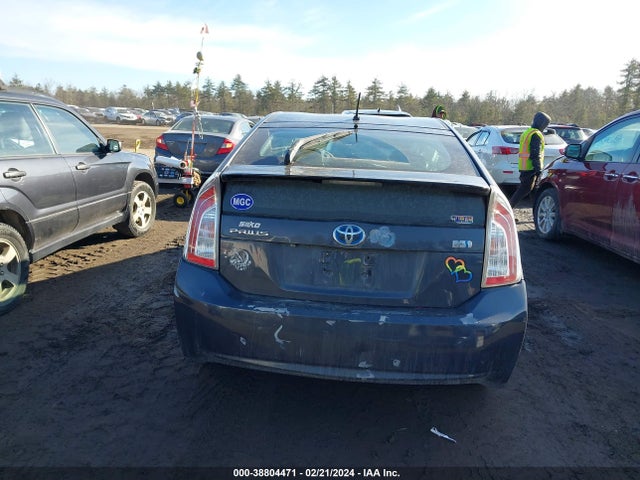 Toyota Prius Two 2015 JTDKN3DU7F1889651 Image 17
