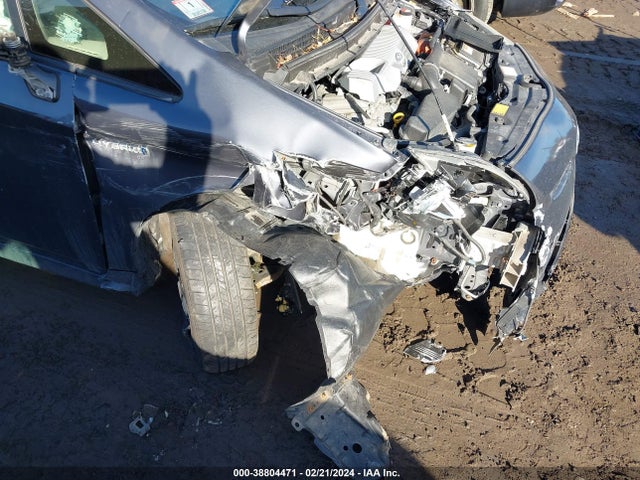 Toyota Prius Two 2015 JTDKN3DU7F1889651 Image 18