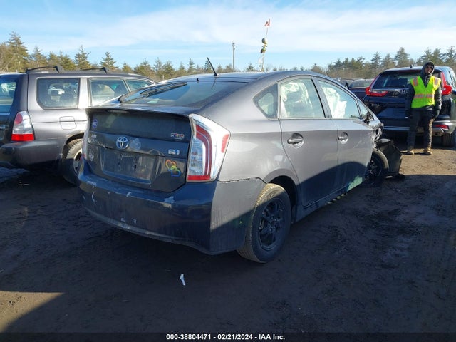 Toyota Prius Two 2015 JTDKN3DU7F1889651 Image 4