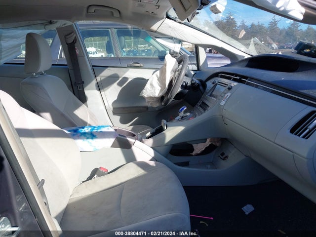 Toyota Prius Two 2015 JTDKN3DU7F1889651 Image 5