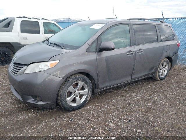 Toyota Sienna Le 8 Passenger 2015 5TDKK3DC4FS604360 Image 2
