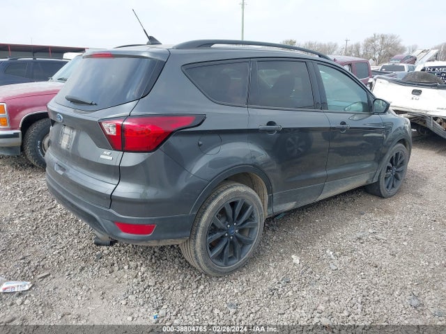 Ford ESCAPE SE 2019 1FMCU0GD0KUA18029 Image 4