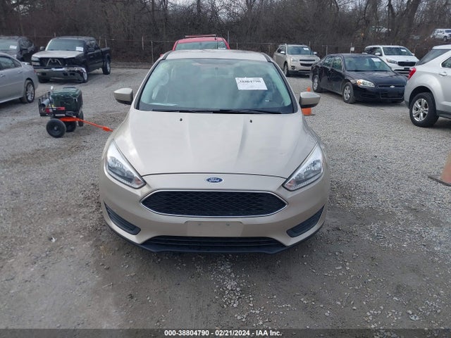 Ford FOCUS SE 2018 1FADP3K22JL231243 Image 12