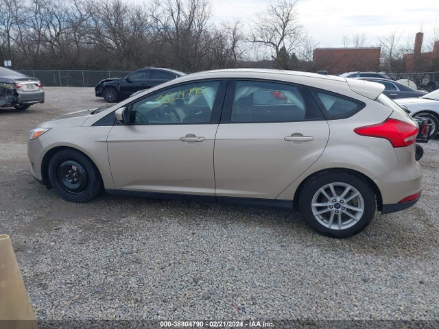 Ford FOCUS SE 2018 1FADP3K22JL231243 Image 14