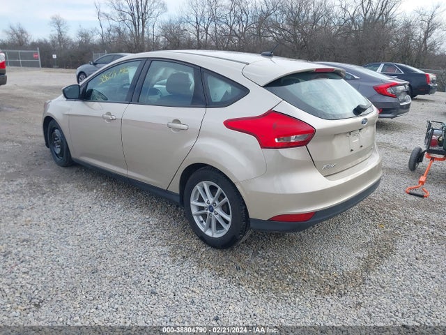 Ford FOCUS SE 2018 1FADP3K22JL231243 Image 3