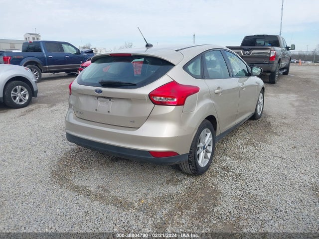 Ford FOCUS SE 2018 1FADP3K22JL231243 Image 4