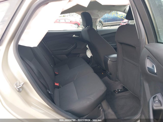 Ford FOCUS SE 2018 1FADP3K22JL231243 Image 8