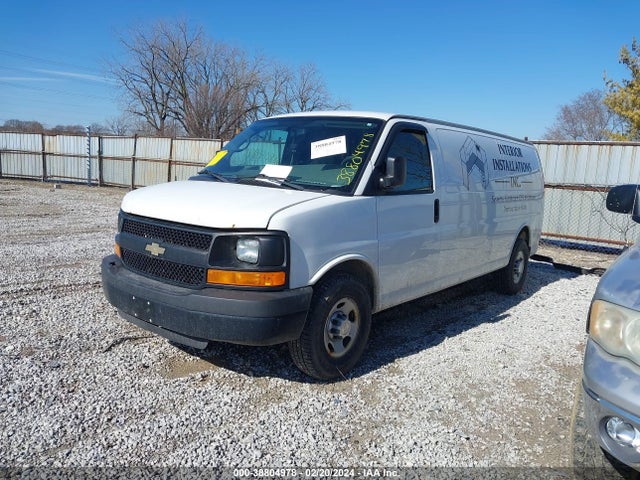 Chevrolet Express 2500 Work Van 2015 1GCWGGCF8F1256307 Image 2