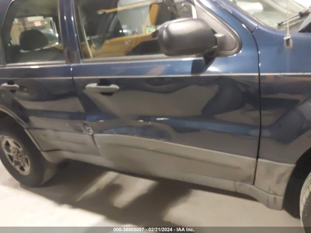 2003 FORD ESCAPE XLS VIN: 1FMYU92193KD10587
