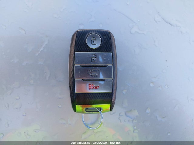 KIA Soul Ev + 2016 KNDJX3AE8G7017027 Image 11