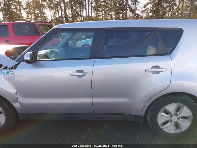 KIA Soul Ev + 2016 KNDJX3AE8G7017027 Image 15
