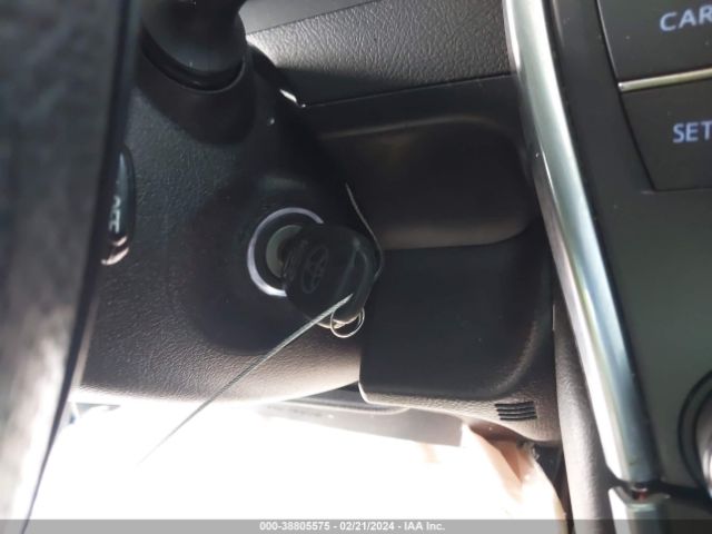 4T1BF1FK5HU694917 Toyota CAMRY SE