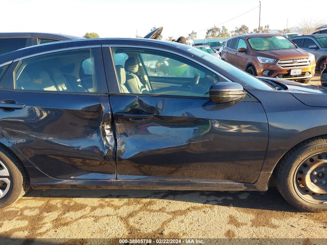 Honda Civic Lx 2018 2HGFC2F53JH500166 Image 13