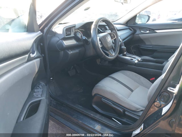 Honda Civic Lx 2018 2HGFC2F53JH500166 Image 5