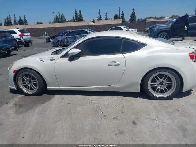 JF1ZNAA19E8700104 Scion FR-S