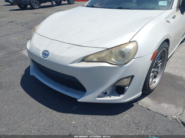 JF1ZNAA19E8700104 Scion FR-S