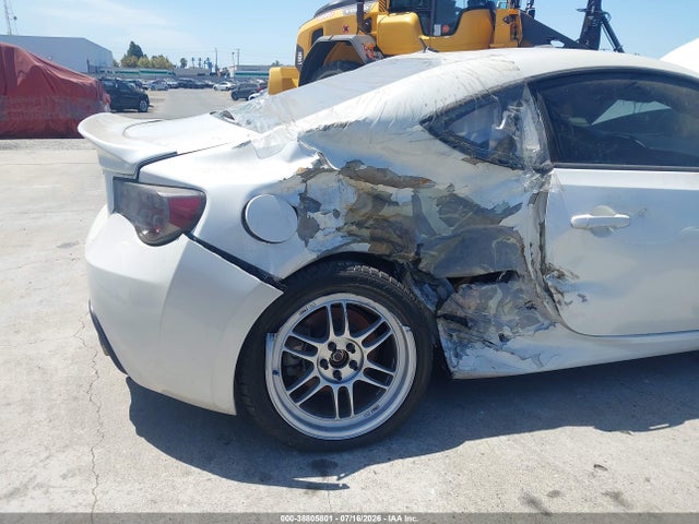 JF1ZNAA19E8700104 Scion FR-S