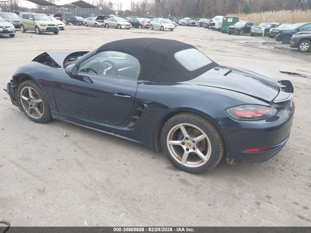 2019 PORSCHE 718 BOXSTER WP0CA2A84KS210134 Photo 2