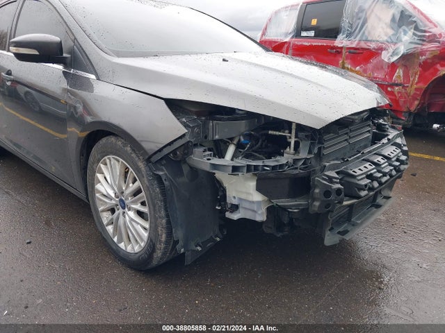 Ford Focus Titanium 2018 1FADP3J21JL205508 Image 12