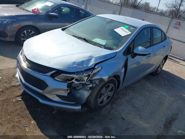 Chevrolet Cruze Ls Auto 2018 1G1BC5SM5J7149759 Image 2