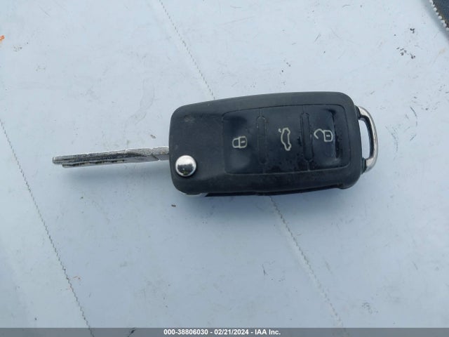 2011 VOLKSWAGEN GTI 4-DOOR AUTOBAHN VIN: WVWHV7AJ8BW162902