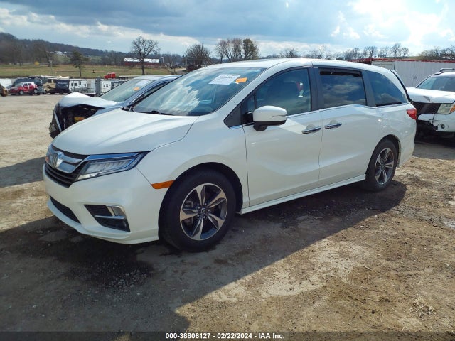 Honda Odyssey Touring 2018 5FNRL6H84JB053105 Image 2