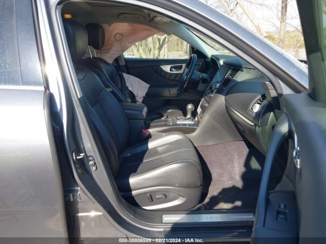JN8CS1MW7HM411853 Infiniti QX70
