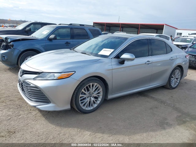 Toyota CAMRY XLE 2018 4T1B11HK7JU024593 Image 2