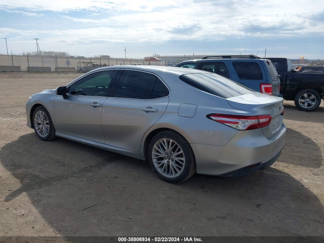 Toyota CAMRY XLE 2018 4T1B11HK7JU024593 Image 3