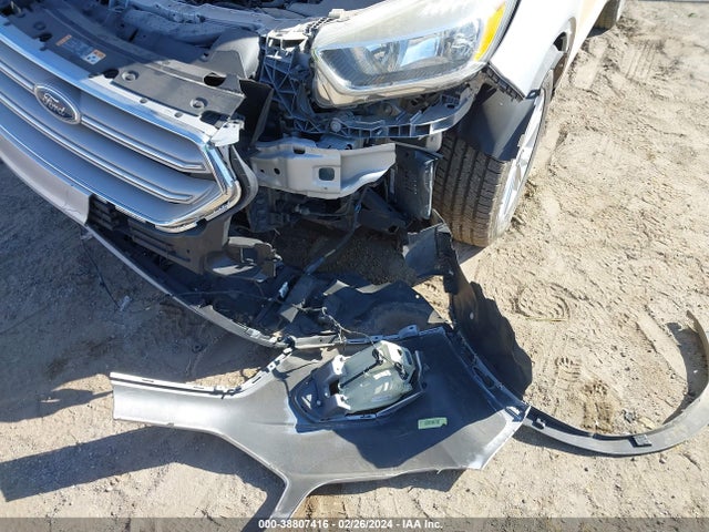 2018 FORD ESCAPE SE VIN: 1FMCU0GD0JUA37128