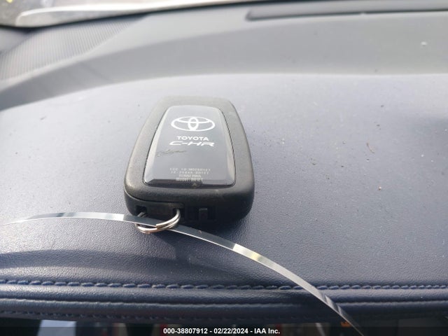 Toyota C-HR XLE 2020 NMTKHMBX2LR106713 Image 11